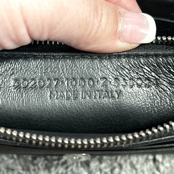 Balenciaga, Black Leather Crossbody w/ Front Closure. Includes Dust Bag. - Picture 5 of 16